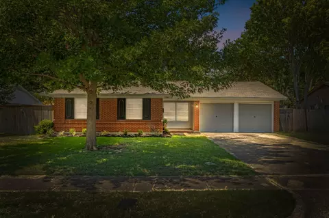 13211 Shahan Dr, Farmers Branch, TX 75234