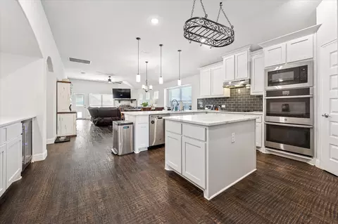 108 Dorothy Ct, Pilot Point, TX 76258 photo 8