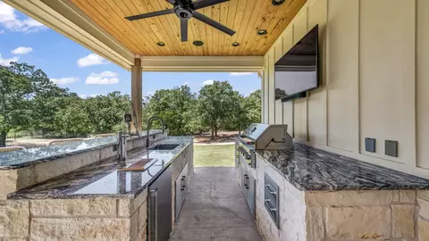 612 Latigo Ct, Weatherford, TX 76088