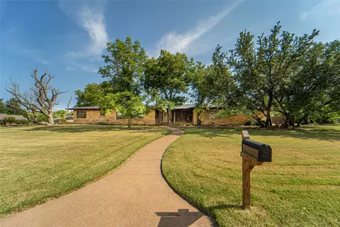 1501 W Elliott St, Breckenridge, TX 76424