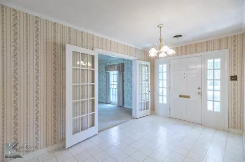Entry Way - 907 N Avenue G, Haskell, TX 79521 photo 1 of 3