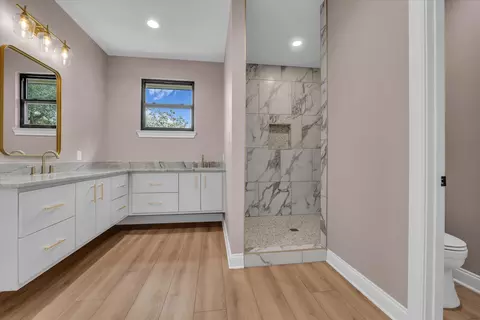 Bath - 36 Carriage Sq, Waco, TX 76708 photo 6 of 7
