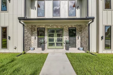 Exterior - 36 Carriage Sq, Waco, TX 76708 photo 3 of 7