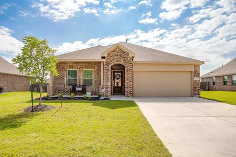 224 Post Oak St, Azle, TX 76020