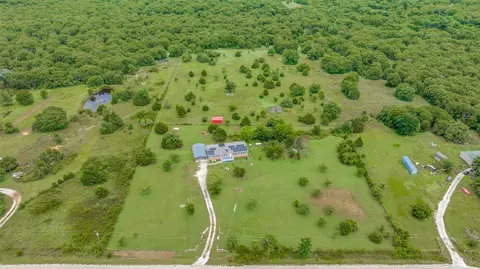 223 Slayden Dr, Sunset, TX 76270