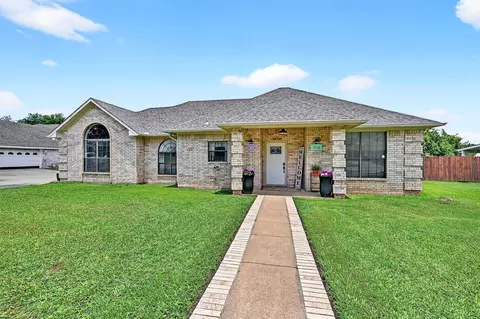 104 Franklin Ct, Pottsboro, TX 75076