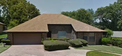 2106 Kensington Dr, Tyler, TX 75703