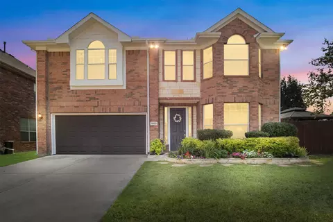 1900 Park Manor Ct, Euless, TX 76039