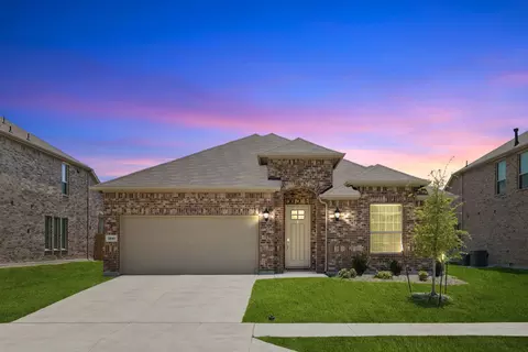 2541 Birchcrest Dr, Fort Worth, TX 76179
