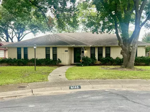 6115 Red Bird Ct, Dallas, TX 75232