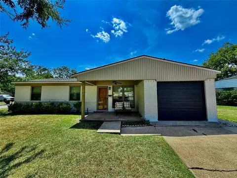 5001 San Marcus Dr, Mesquite, TX 75150