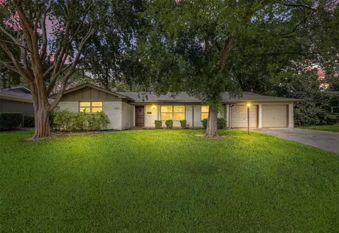 6813 Valhalla Rd, Fort Worth, TX 76116