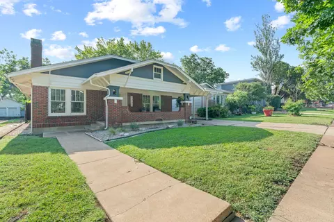 3233 Lipscomb St, Fort Worth, TX 76110