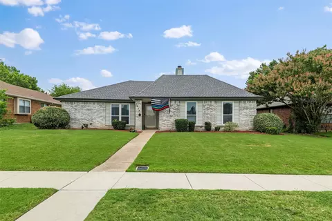 1613 Autumn Breeze Ln, Lewisville, TX 75077