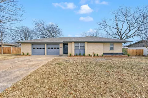 2217 Rex Cruse Dr, Sherman, TX 75092