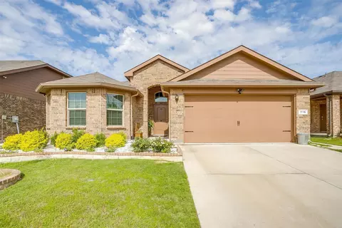 716 Zeke Lake Trl, Fort Worth, TX 76120