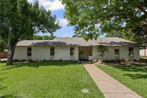 515 Park Ln, Richardson, TX 75081