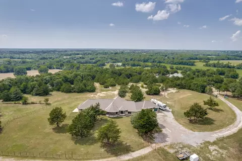 3244 Joe Davis Rd, Whitewright, TX 75491