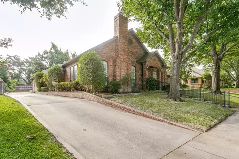 3208 Channing Ln, Bedford, TX 76021