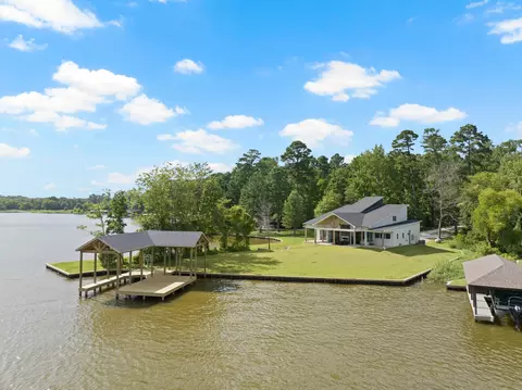 331 W Eagle Pt, Mount Vernon, TX 75457