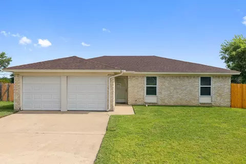 9920 Alemeda Ct, Fort Worth, TX 76108