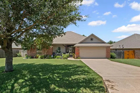 1003 Winding Rd, Granbury, TX 76049