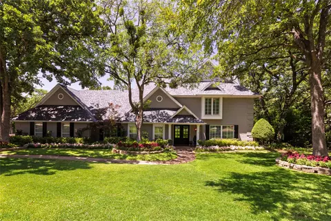 2102 Prestonwood Dr, Arlington, TX 76012
