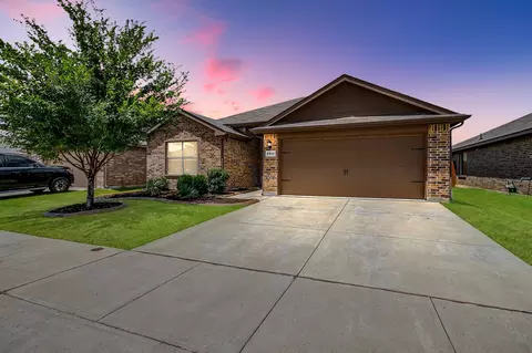 6913 Cruiser Ln, Fort Worth, TX 76179