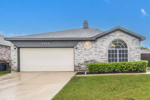 4800 Fishhook Ct, Fort Worth, TX 76179