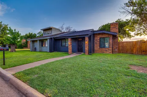 1110 Cloudcrest Ct, Arlington, TX 76017