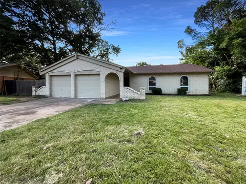 2517 Laredo Ct, Arlington, TX 76015