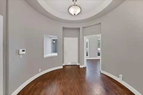Entry Way - 910 Greenhurst, Euless, TX 76039 photo 2 of 7