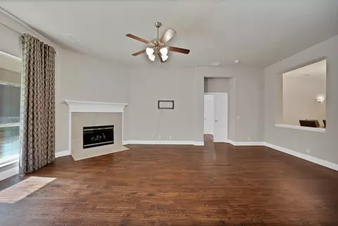 Living - 910 Greenhurst, Euless, TX 76039 photo 3 of 3