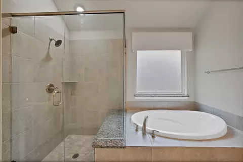 Bath - 910 Greenhurst, Euless, TX 76039 photo 1 of 2