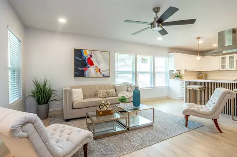 2207 Van Cleave Dr, Dallas, TX 75216