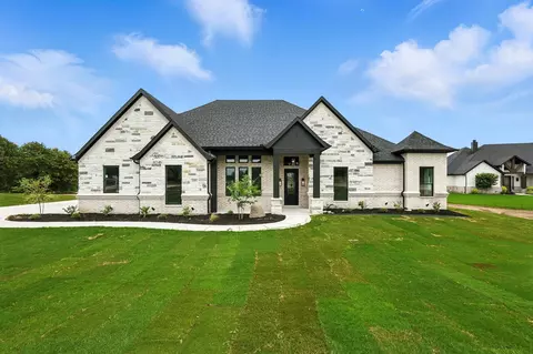2085 Glenhollow Dr, Weatherford, TX 76088