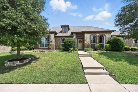 225 Brighton Dr, Desoto, TX 75115