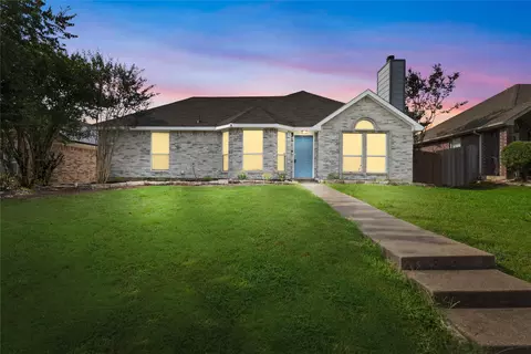 1328 Riverview Ln, Seagoville, TX 75159