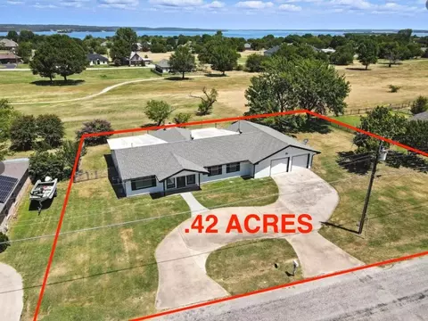 236 Half Moon Way, Runaway Bay, TX 76426