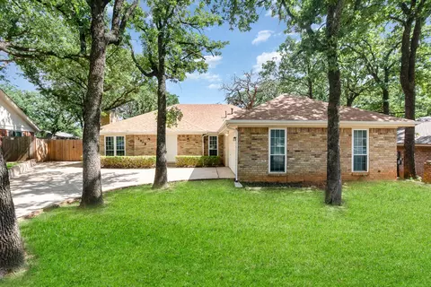 2908 Pecan Cir, Bedford, TX 76021