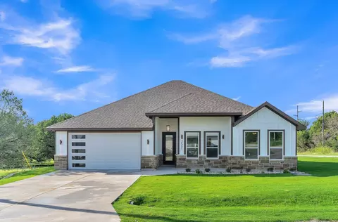 2501 Neil Ct, Granbury, TX 76048