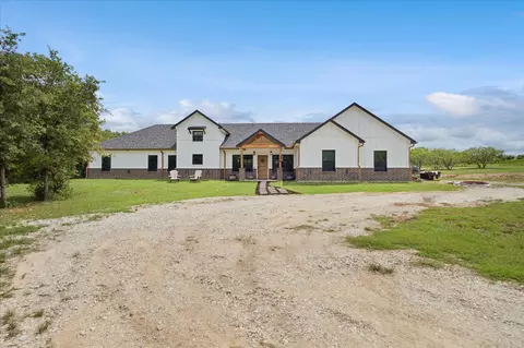 403 Polk Rd, Bowie, TX 76230