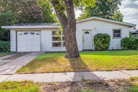 2912 Charles Dr, Garland, TX 75041