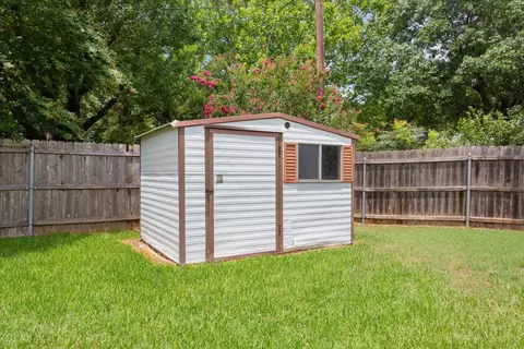 Exterior - 1215 Radisson Dr, Hewitt, TX 76643 photo 6 of 6