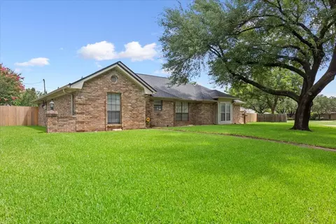 Exterior - 1215 Radisson Dr, Hewitt, TX 76643 photo 2 of 6