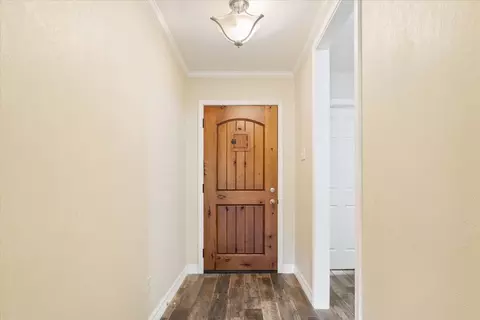 Entry Way - 1215 Radisson Dr, Hewitt, TX 76643 photo 2 of 2