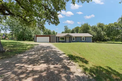 3821 High Meadows Dr, Alvarado, TX 76009