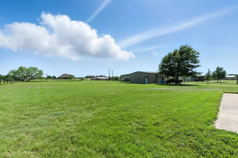 Exterior - 969 County Road 4371, Decatur, TX 76234 photo 7 of 7