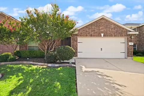 2808 Gardendale Dr, Fort Worth, TX 76120
