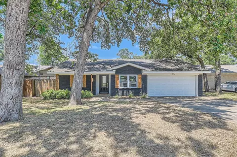 1404 Muse St, Fort Worth, TX 76112